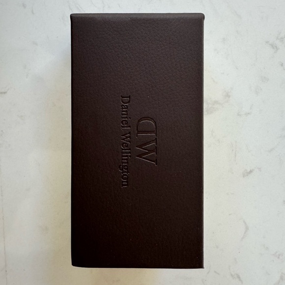 Daniel Wellington Classic Glasgow Watch - Picture 6 of 8